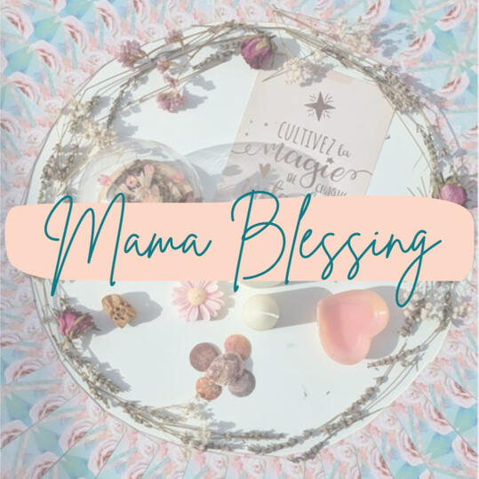 Visuel Mama Blessing : couronne de fleurs séchées et carte « Cultivez la magie »